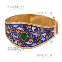 Браслет с горячей эмалью и зеленым камнем