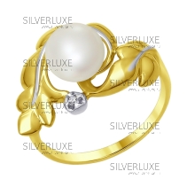Кольцо из желтого золота с бриллиантом и жемчугом